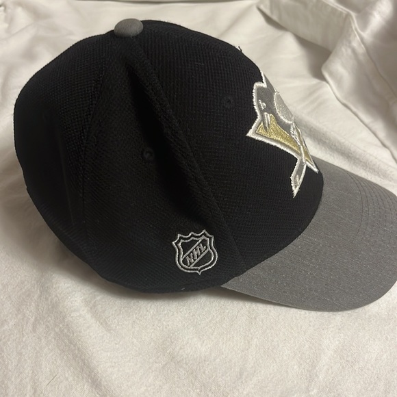 Pittsburg penguins baseball cap. - Picture 3 of 3